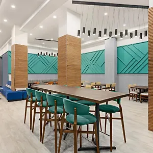 Lic - Laguardia West, An Ihg New York